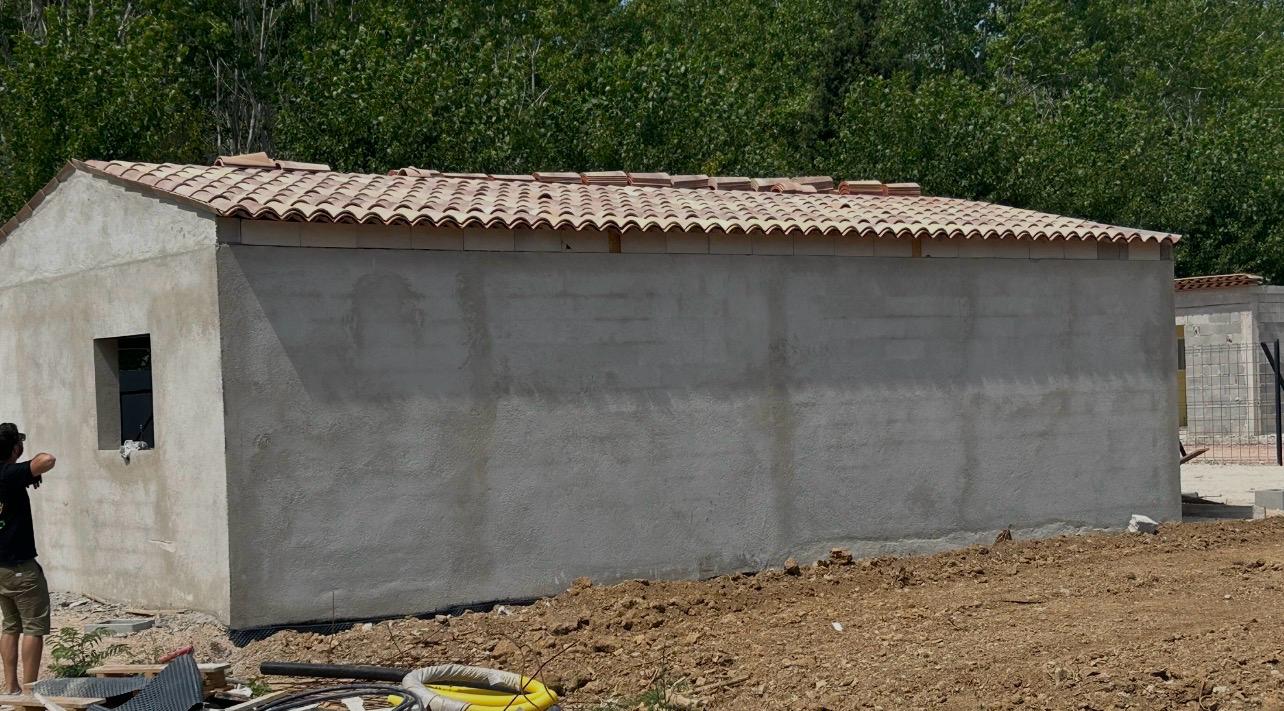 Finitions toit réalisé par notre couvreur à Antibes